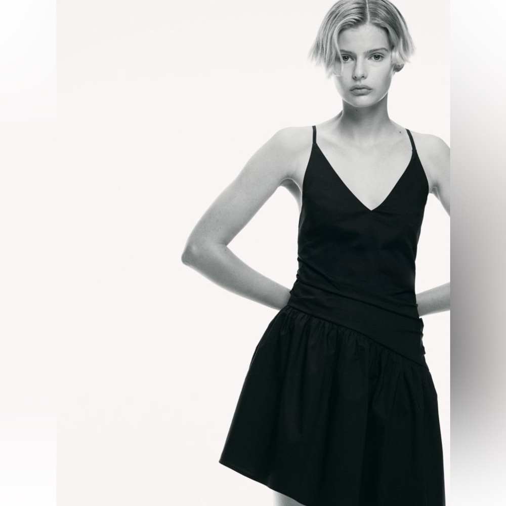 H&M WICKED COLLECTION Asymmetrical dress ￼